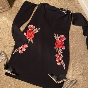 Off Shoulder Floral Appliqué Bodycon Dress